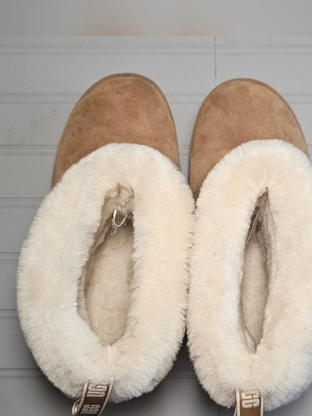 UGG Women's Fluff Mini Quilted Boots Model S/N 1098533 Size 8 Tan / Cream